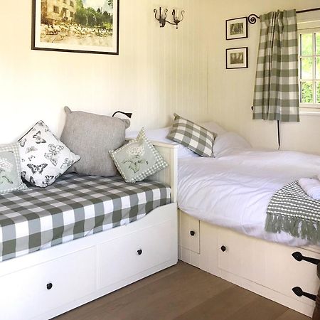 Weston  Beautiful Shepherd'S Hut - Lois Weedon מראה חיצוני תמונה