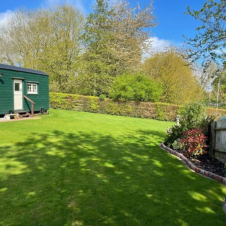 Weston  Beautiful Shepherd'S Hut - Lois Weedon מראה חיצוני תמונה