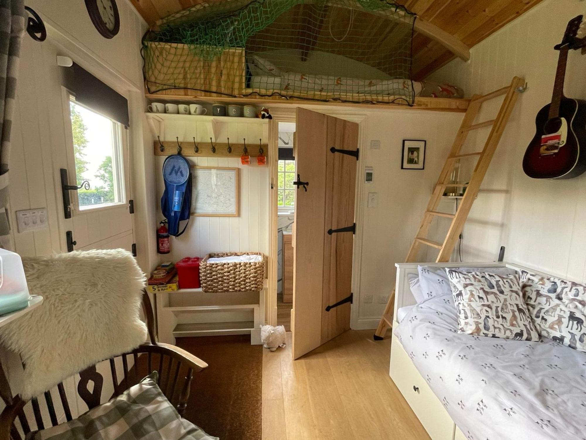 Weston  Beautiful Shepherd'S Hut - Lois Weedon מראה חיצוני תמונה